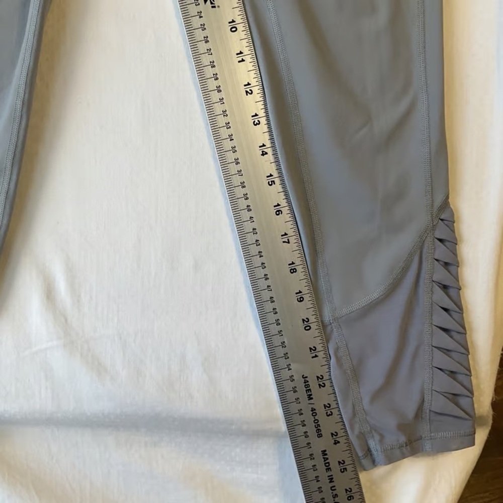 Victoria Sport Women Activewear Pants M Gray Yoga Legging Ruched 26" Inseam